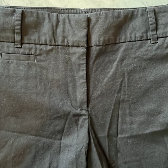 Ann Taylor New Devin Fit Black NWOT Shorts Runs big Size 4 - Picture 3 of 9